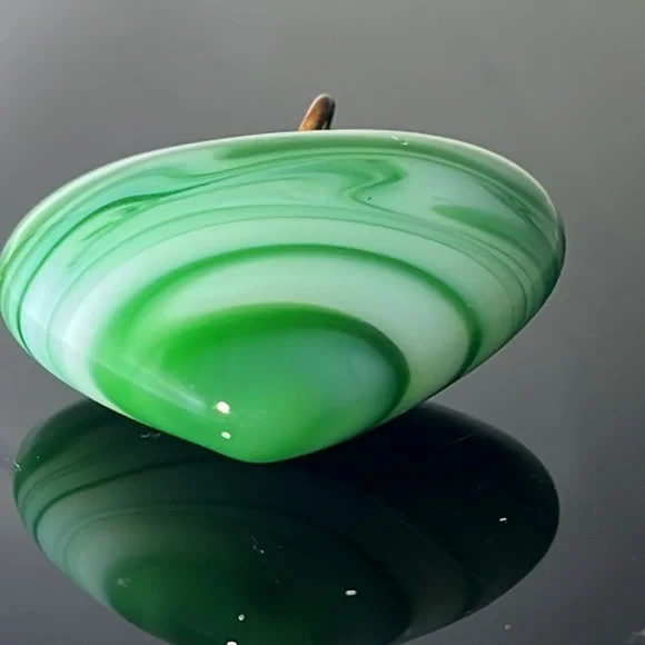 Vintage Green Glass Heart Pendant - Picture 2 of 5